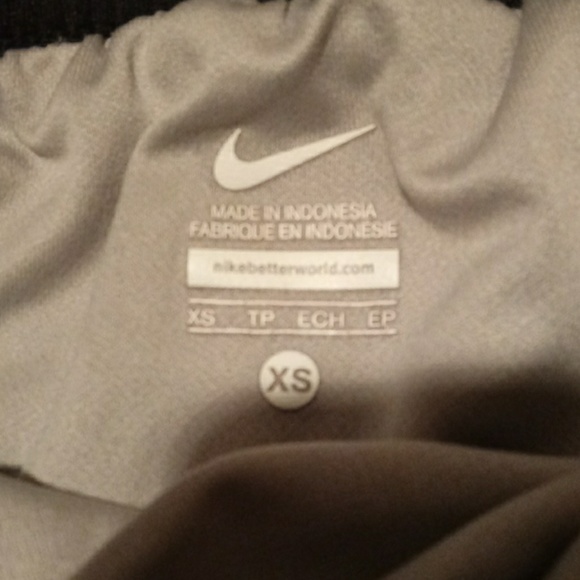 Nike shorts - Picture 3 of 4